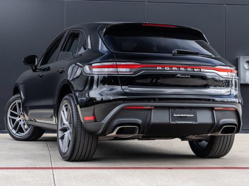 Certified 2026 Porsche Macan AWD/4WD image 3