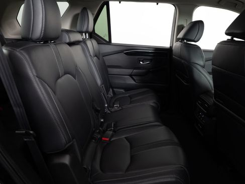 Used 2023 Honda Pilot Touring image 23