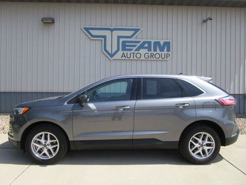 Used 2024 Ford Edge SEL w/ Convenience Package image 4