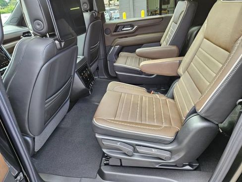 New 2026 GMC Yukon XL Denali Ultimate w/ LPO, Illumination Package AWD/4WD image 16
