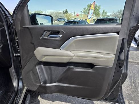 Used 2024 Chevrolet Colorado ZR2 w/ ZR2 Convenience Package III AWD/4WD image 25