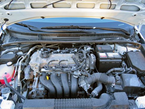 Used 2020 Toyota Corolla LE image 30