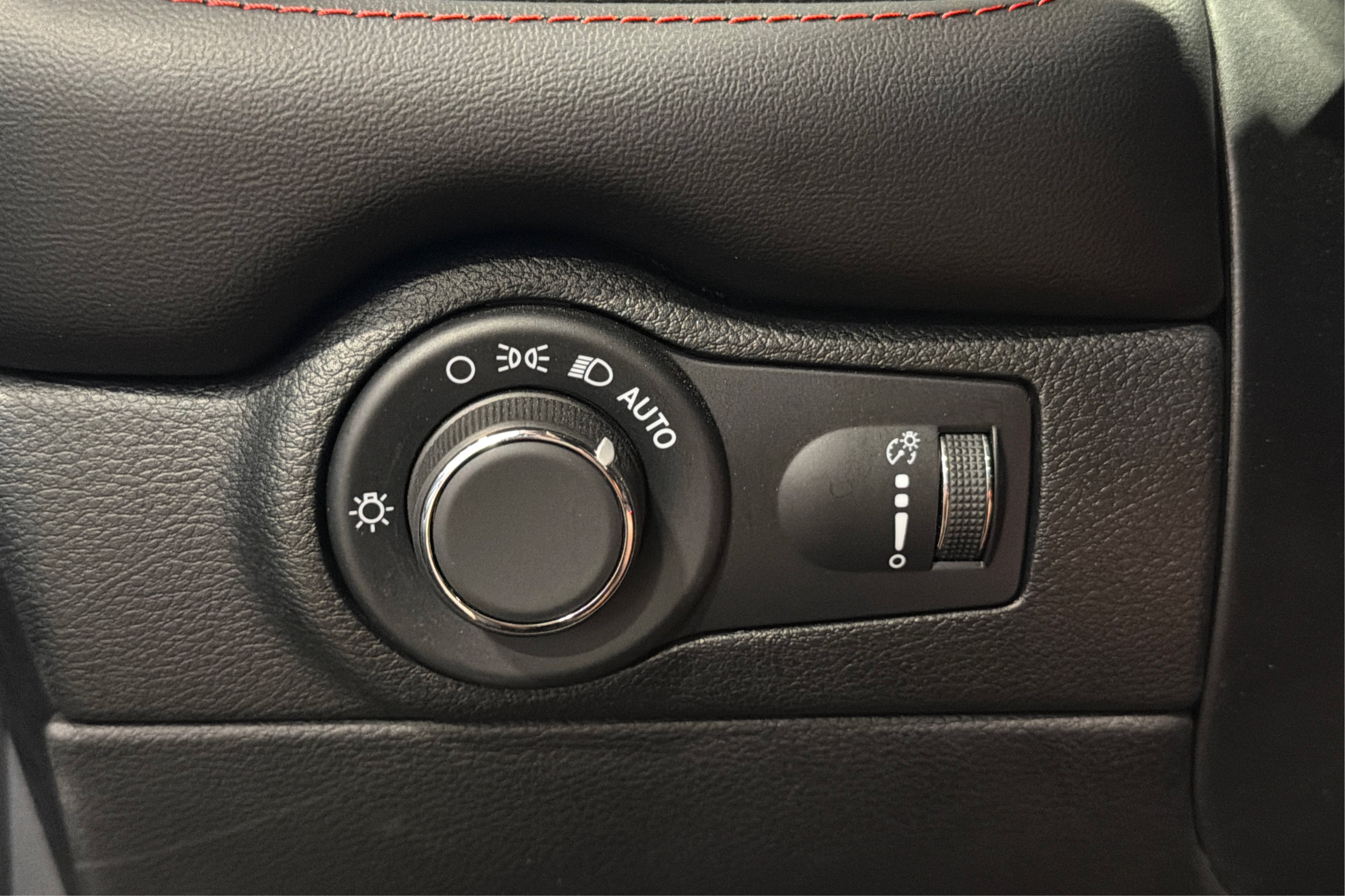 Used 2025 Dodge Durango GT AWD/4WD image 20