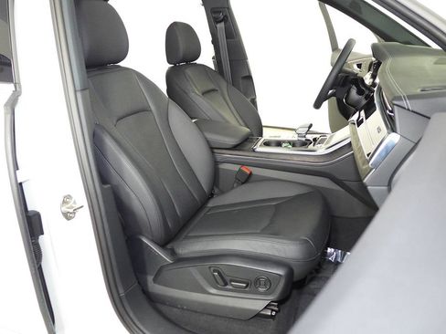 Used 2023 Audi Q7 2.0T Premium Plus w/ Premium Plus Package AWD/4WD image 19