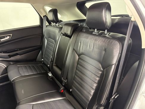 Used 2018 Ford Edge SEL w/ Equipment Group 201A AWD/4WD image 19