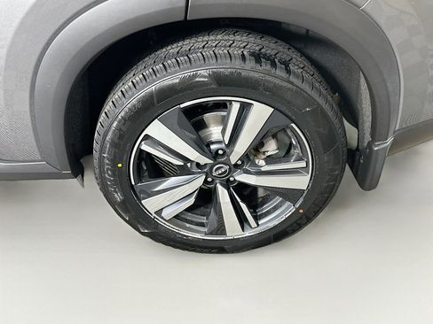 Used 2023 Nissan Rogue SL image 11