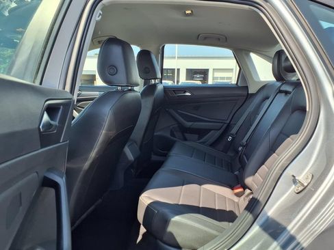 Used 2024 Volkswagen Jetta SE FWD image 21