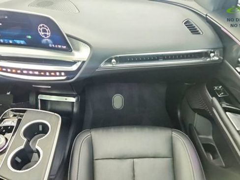 Used 2025 Cadillac Lyriq Sport AWD/4WD image 39