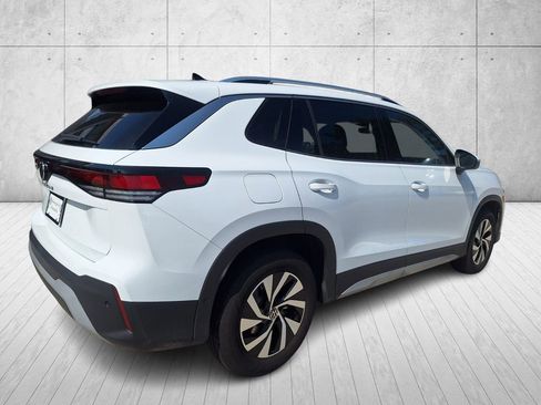 Used 2025 Volkswagen Tiguan S image 5