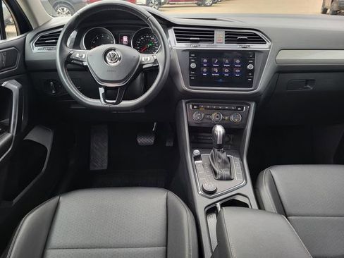Used 2021 Volkswagen Tiguan SE image 25