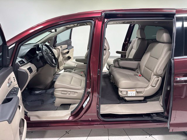 Used 2017 Honda Odyssey Touring Elite image 11
