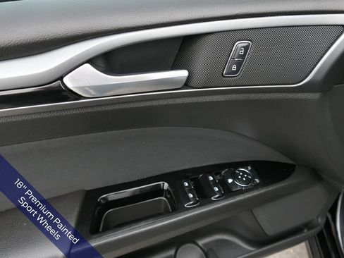 Used 2015 Ford Fusion SE w/ Equipment Group 201A image 15