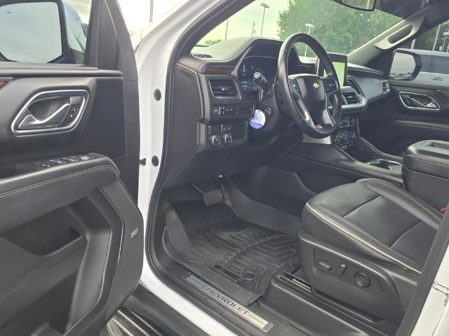 Used 2023 Chevrolet Suburban Premier RWD image 9
