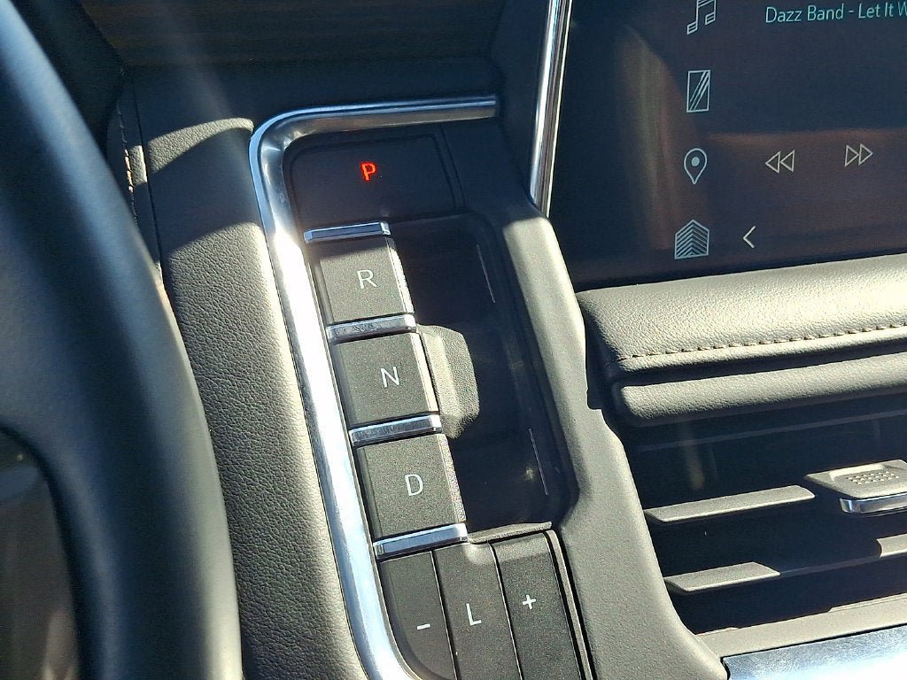 Certified 2023 Chevrolet Suburban High Country AWD/4WD image 17