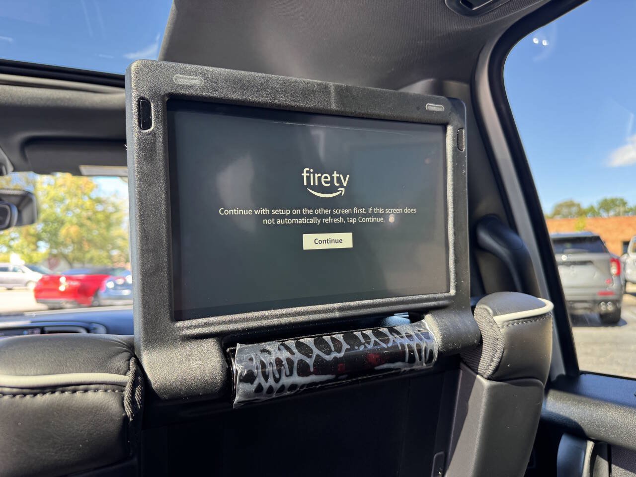 Used 2023 Chrysler Pacifica Limited w/ Uconnect Theater Family Group FWD image 19