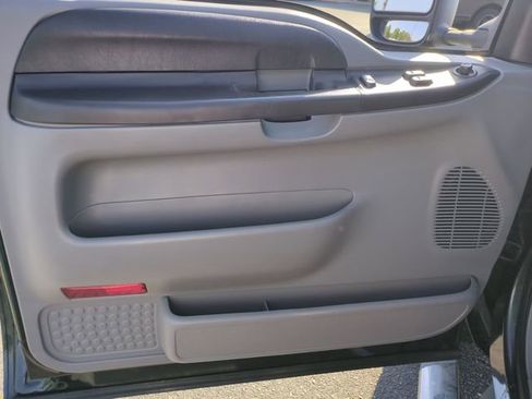 Used 2006 Ford F250 XLT AWD/4WD image 12