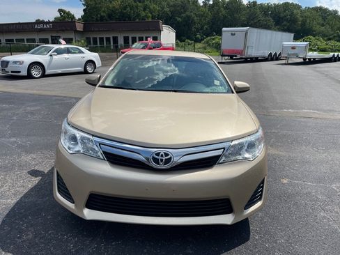 Used 2012 Toyota Camry LE FWD image 9