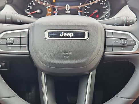 Used 2024 Jeep Compass Latitude AWD/4WD image 23