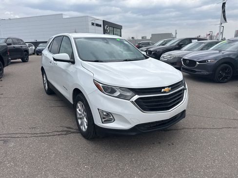 Used 2019 Chevrolet Equinox LT w/ Driver Convenience Package image 3
