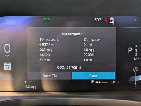 Used 2023 Volvo XC60 B5 Plus image 19