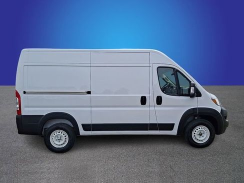 Used 2024 RAM ProMaster 2500 w/ Safety Group FWD image 3