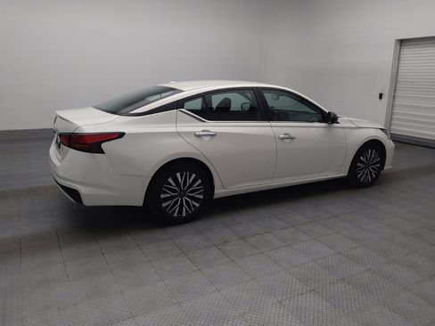 Used 2025 Nissan Altima 2.5 SV FWD image 10