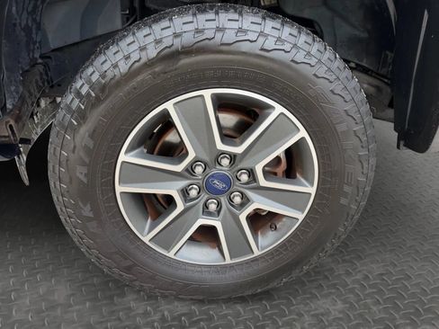Used 2016 Ford F150 XLT w/ Equipment Group 302A Luxury AWD/4WD image 10