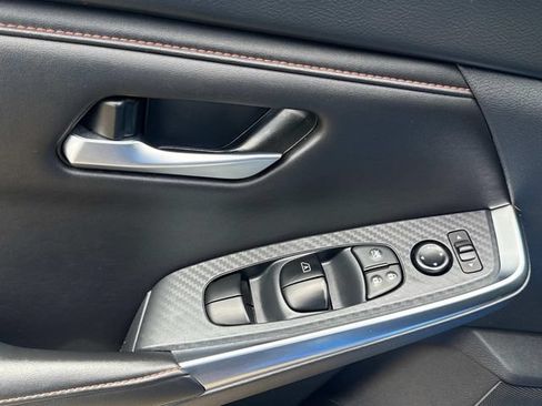 Certified 2025 Nissan Sentra SR FWD image 25
