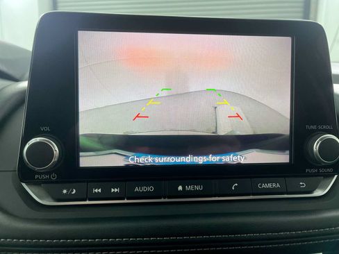 Used 2024 Nissan Rogue SV FWD image 28