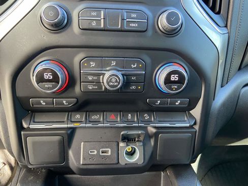 Used 2022 Chevrolet Silverado 1500 RST w/ Z71 Off-Road Package image 10