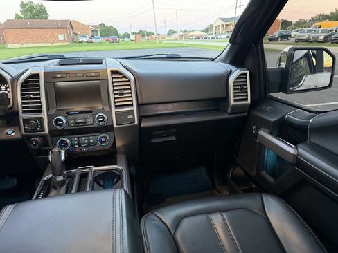 Used 2019 Ford F150 Platinum w/ Equipment Group 701A Luxury AWD/4WD image 28