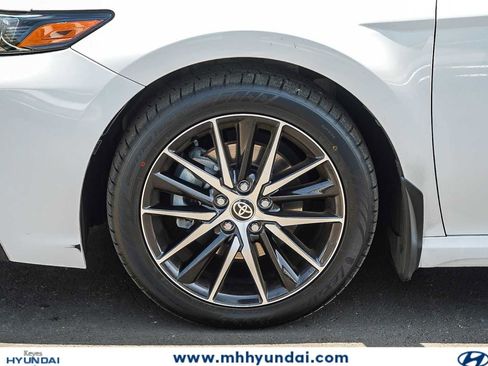 Used 2021 Toyota Camry SE w/ Carpet Mat Package (TMS) FWD image 10