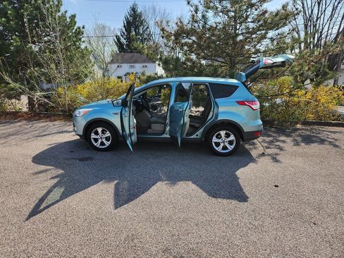 Used 2013 Ford Escape SE FWD image 25