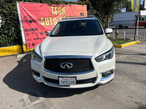 Used 2017 INFINITI QX60 FWD w/ Premium Plus Package image 2