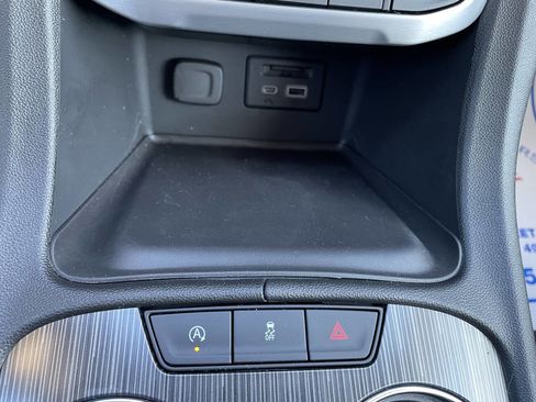 Used 2023 GMC Acadia SLT w/ Preferred Package image 28