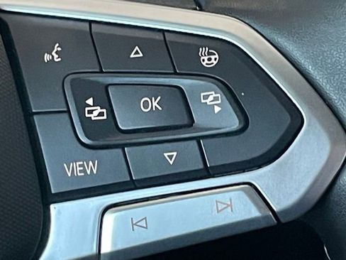 Used 2025 Volkswagen Atlas SE FWD image 11