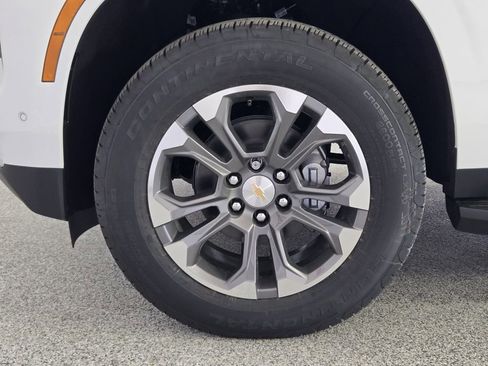 New 2026 Chevrolet Suburban LT w/ Comfort Package image 13