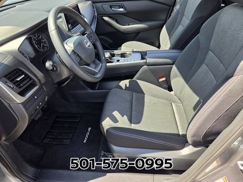 Used 2026 Nissan Rogue SV FWD image 10