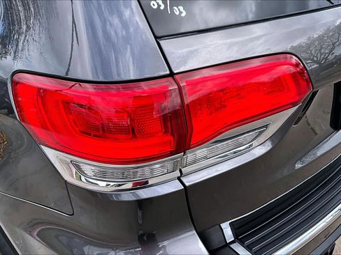 Used 2019 Jeep Grand Cherokee Limited w/ Luxury Group II image 29