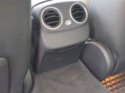 Used 2015 Mercedes-Benz C 300 4MATIC Sedan image 26