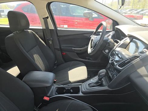 Used 2017 Ford Focus SEL FWD image 5