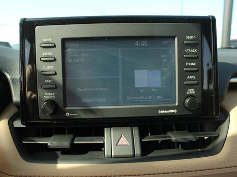 Used 2021 Toyota RAV4 LE AWD/4WD image 27