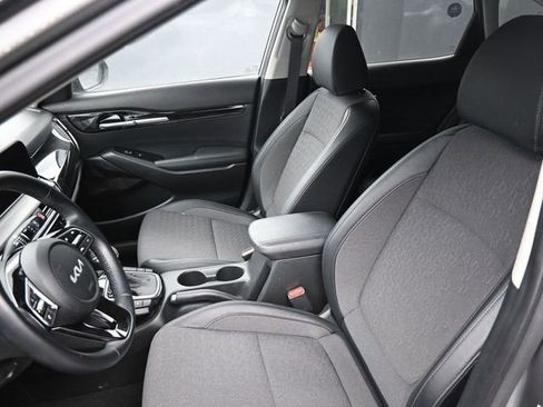 Used 2025 Kia Seltos S image 14