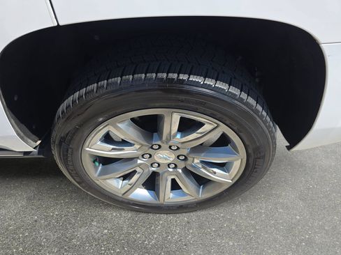 Used 2015 Chevrolet Tahoe LTZ AWD/4WD image 32