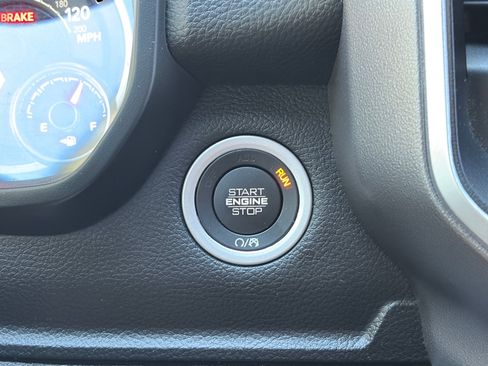 Used 2019 RAM 1500 Big Horn AWD/4WD image 18