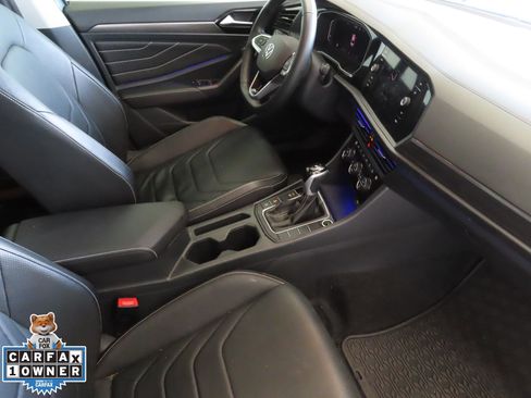 Certified 2024 Volkswagen Jetta SEL image 27