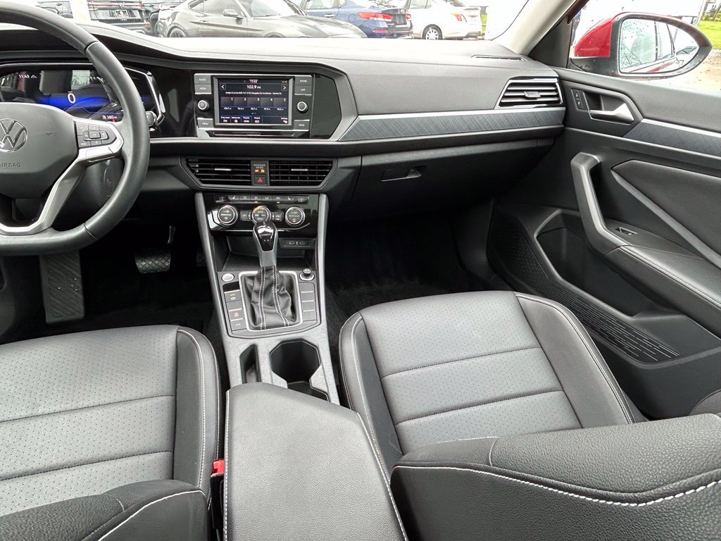 Used 2023 Volkswagen Jetta SE w/ Panoramic Sunroof Package FWD image 11