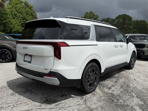 New 2026 Kia Carnival EX image 4