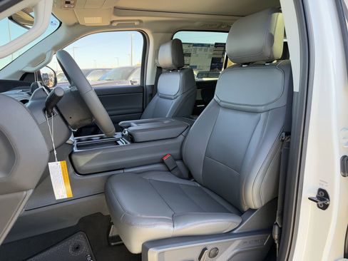 New 2025 Ford Expedition Active image 56