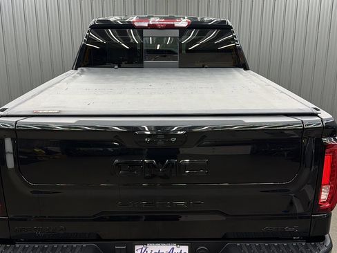 Used 2025 GMC Sierra 1500 AT4 w/ AT4 Premium Package AWD/4WD image 17